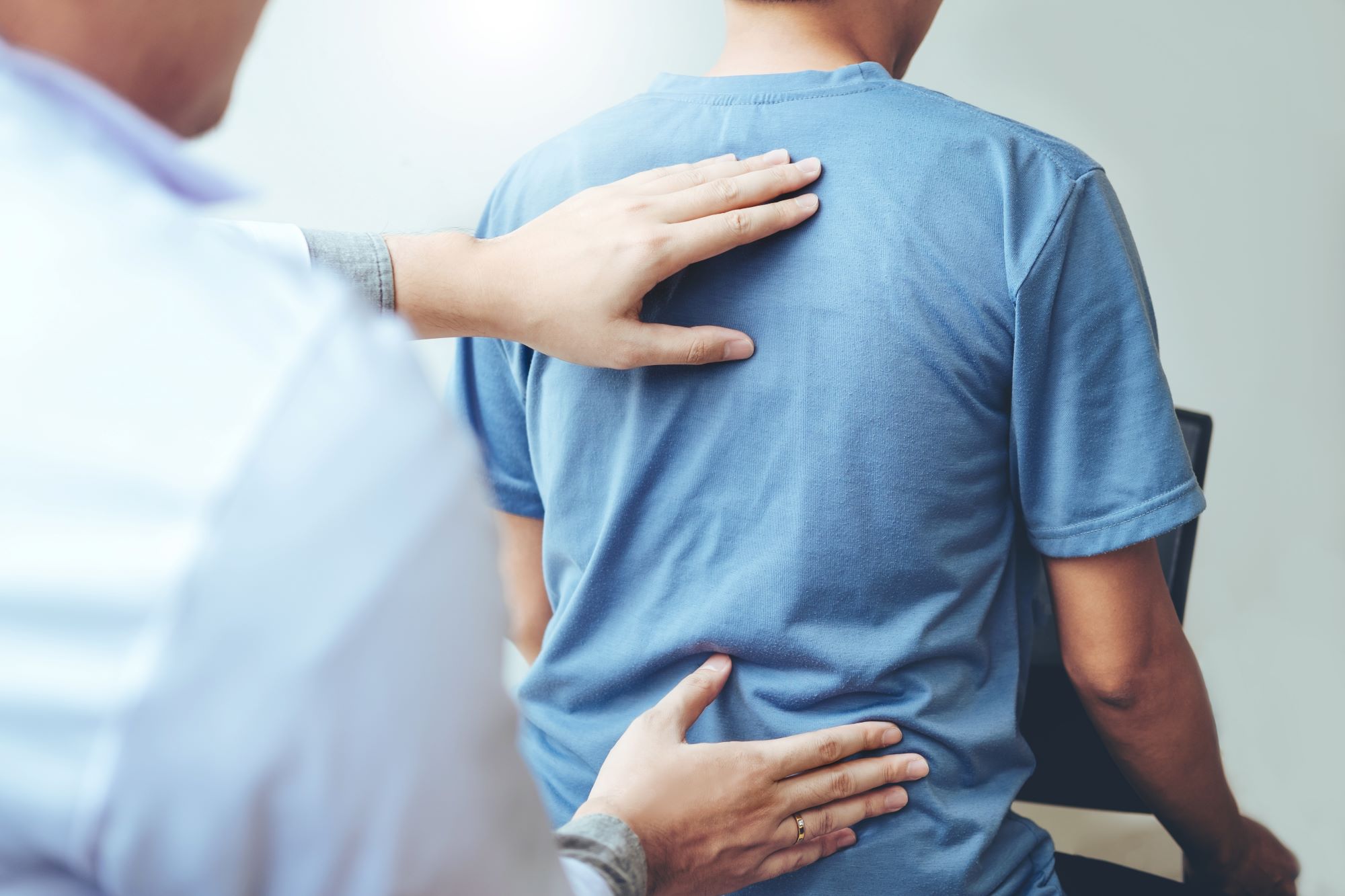 7 Warning Signs You Should See A Spine Specialist